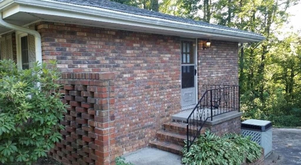 2572 Creekview Drive, Marietta, GA 30008 — most recent listing photo