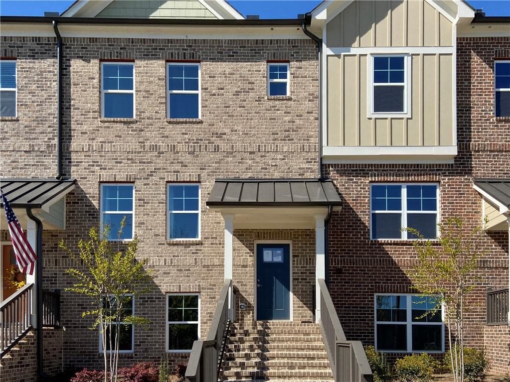 4 bedroom, 4 bathroom townhouse sold at 266 Panther Point Lane 2, Lawrenceville, GA 30046