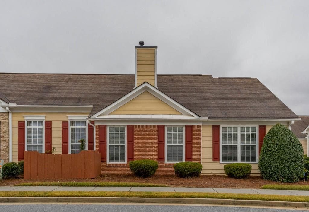 2 bedroom, 1,505 sq ft townhouse sold at 121 Camry Lane, Grayson, GA 30017
