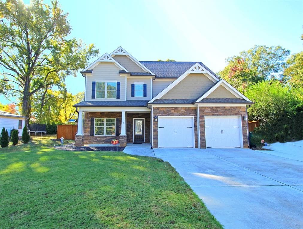 4 bedroom, 2,495 sq ft single family residence sold at 1050 Mclinden Avenue, Smyrna, GA 30080