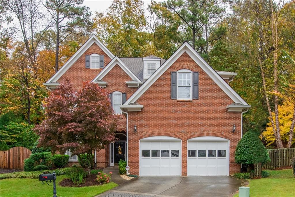 5 bedroom, 3,336 sq ft single family residence sold at 3320 Windsor Lake Drive, Brookhaven, GA 30319