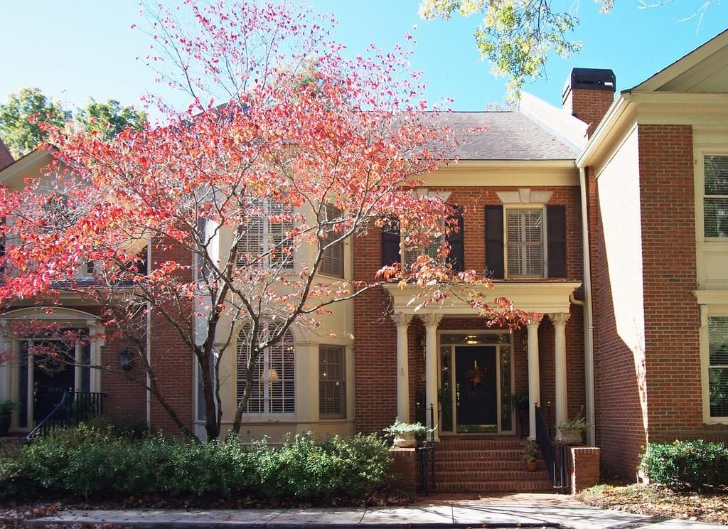 3 bedroom, 2,544 sq ft townhouse sold at 2000 RIVERSIDE Road, Roswell, GA 30076