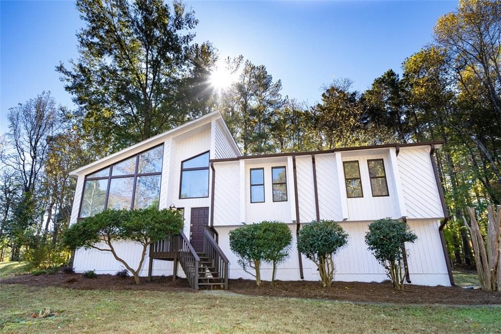 4 bedroom, 1,626 sq ft single family residence sold at 3294 Selma Court, Marietta, GA 30066