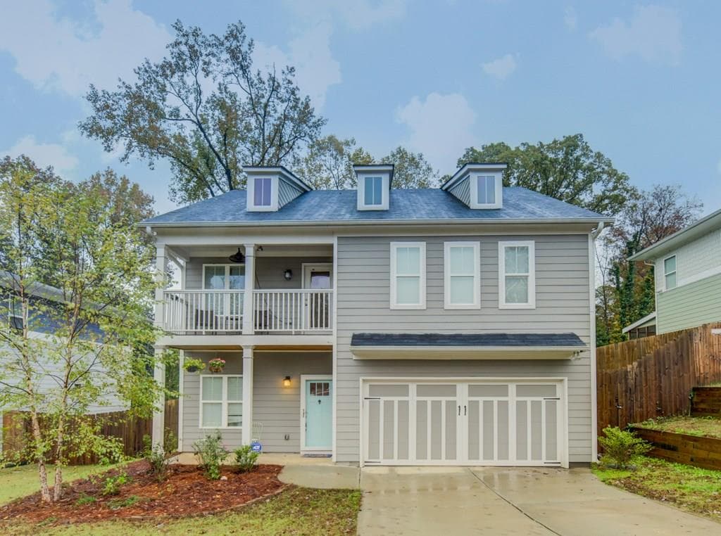 3 bedroom, 2,350 sq ft single family residence sold at 1321 Willow Place, Atlanta, GA 30316