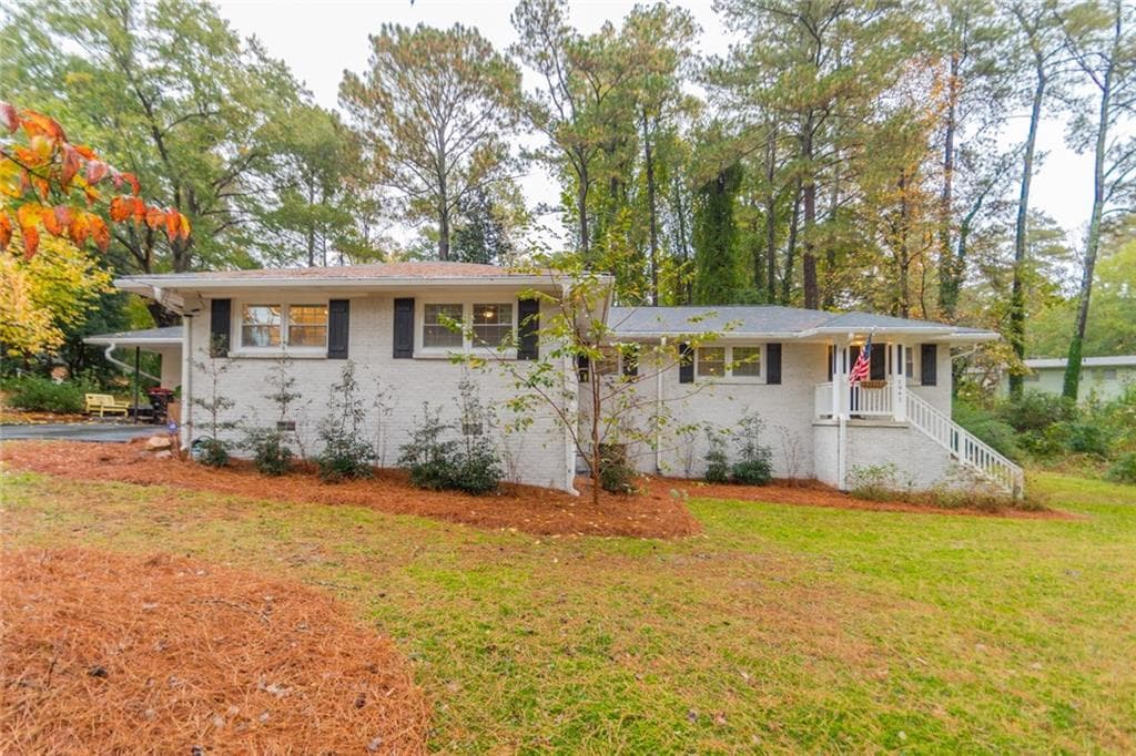 4 bedroom, 1,904 sq ft single family residence sold at 1941 Kenwood Road, Smyrna, GA 30082