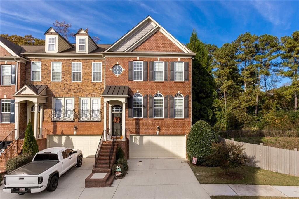 4 bedroom, 2,382 sq ft townhouse sold at 4641 Wehunt Commons Drive, Smyrna, GA 30082
