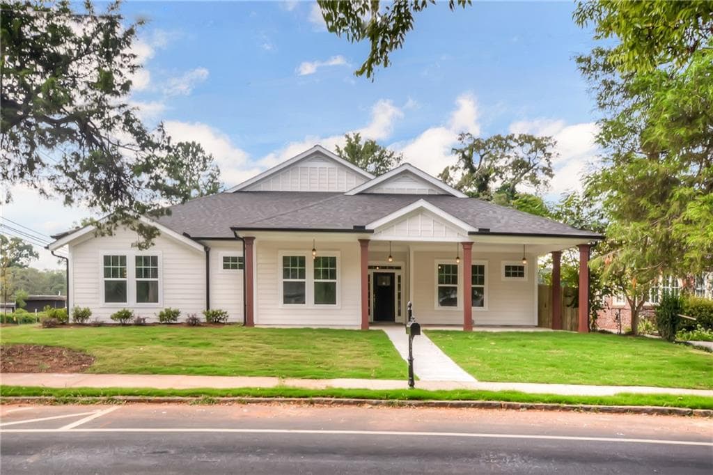 5 bedroom, 3,500 sq ft single family residence sold at 1214 Avon Avenue, Atlanta, GA 30310