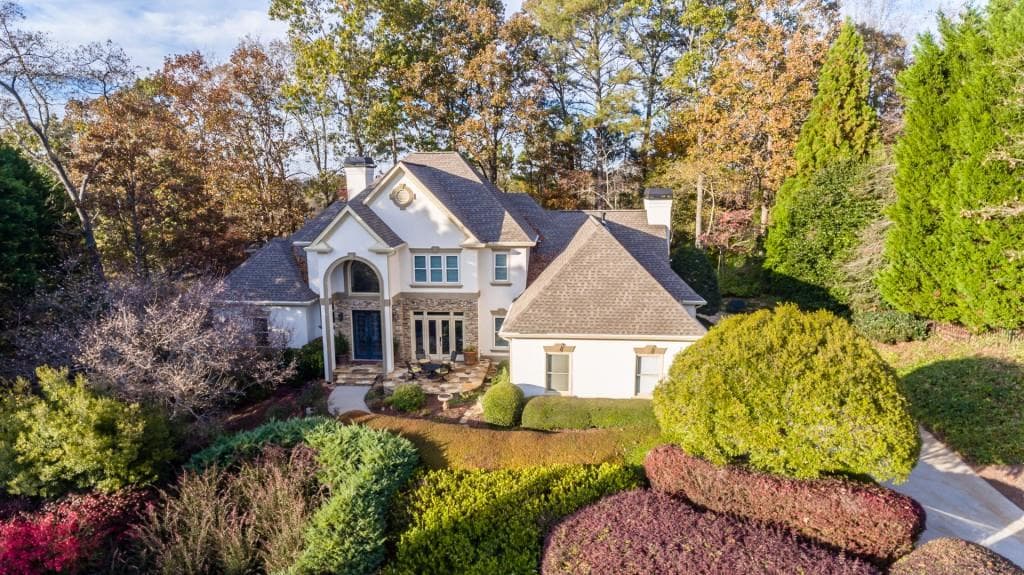 5 bedroom, 4,708 sq ft single family residence sold at 3867 Streamside Drive, Marietta, GA 30067