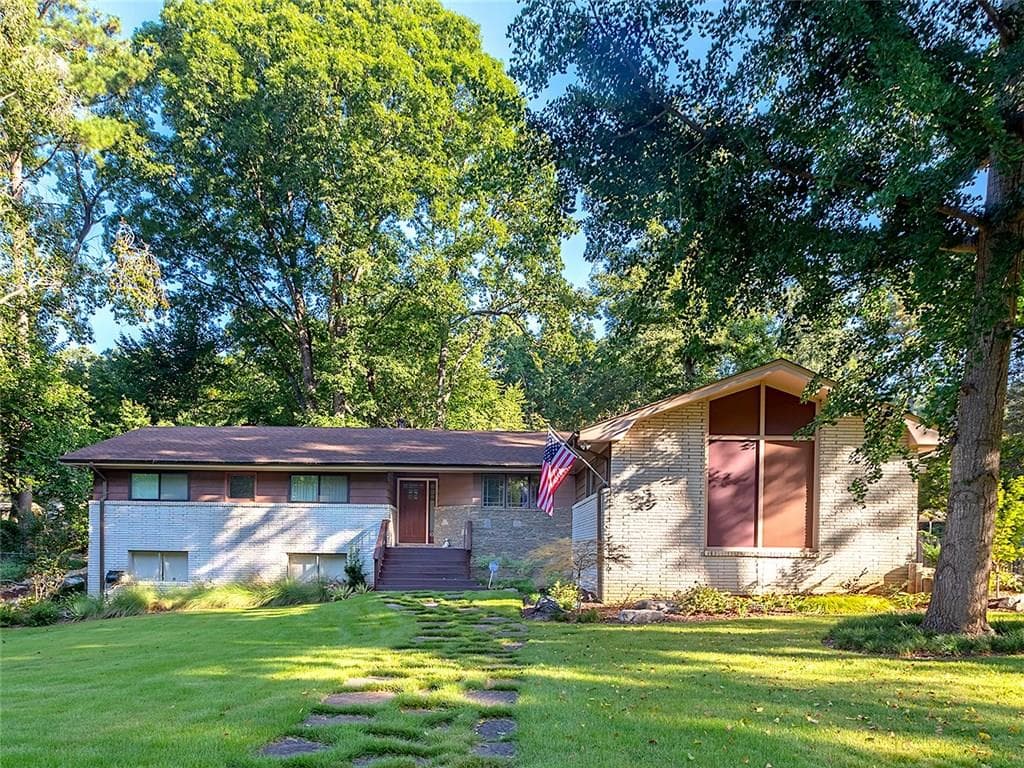 3 bedroom, 2,000 sq ft single family residence sold at 3134 Mccully Drive, Atlanta, GA 30345