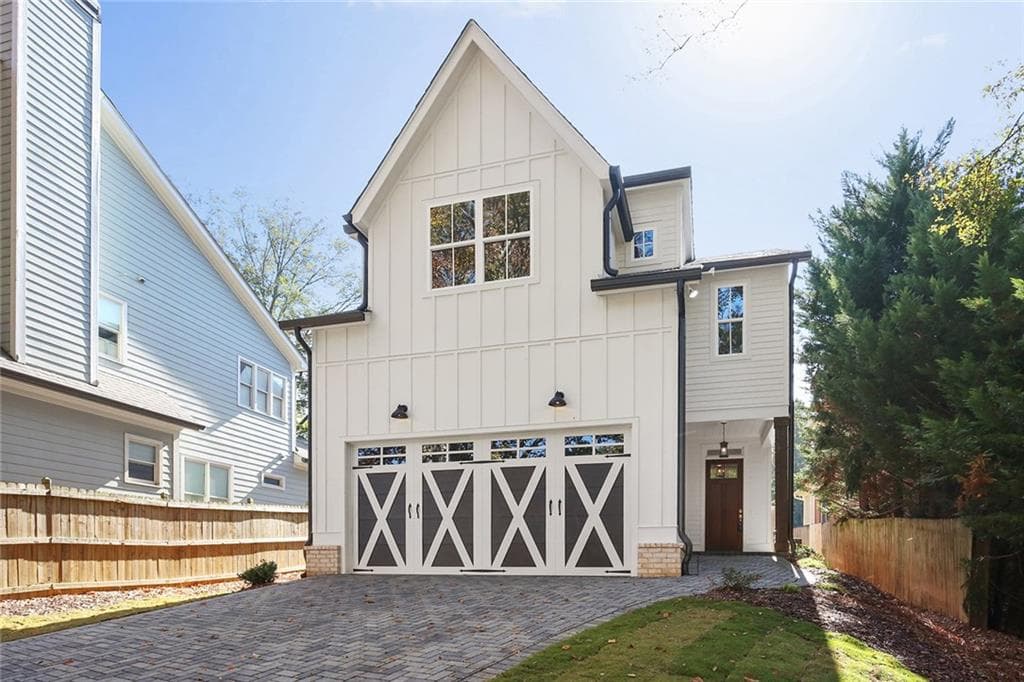 5 bedroom, 3,412 sq ft single family residence sold at 1283 Sylvan Circle, Brookhaven, GA 30319