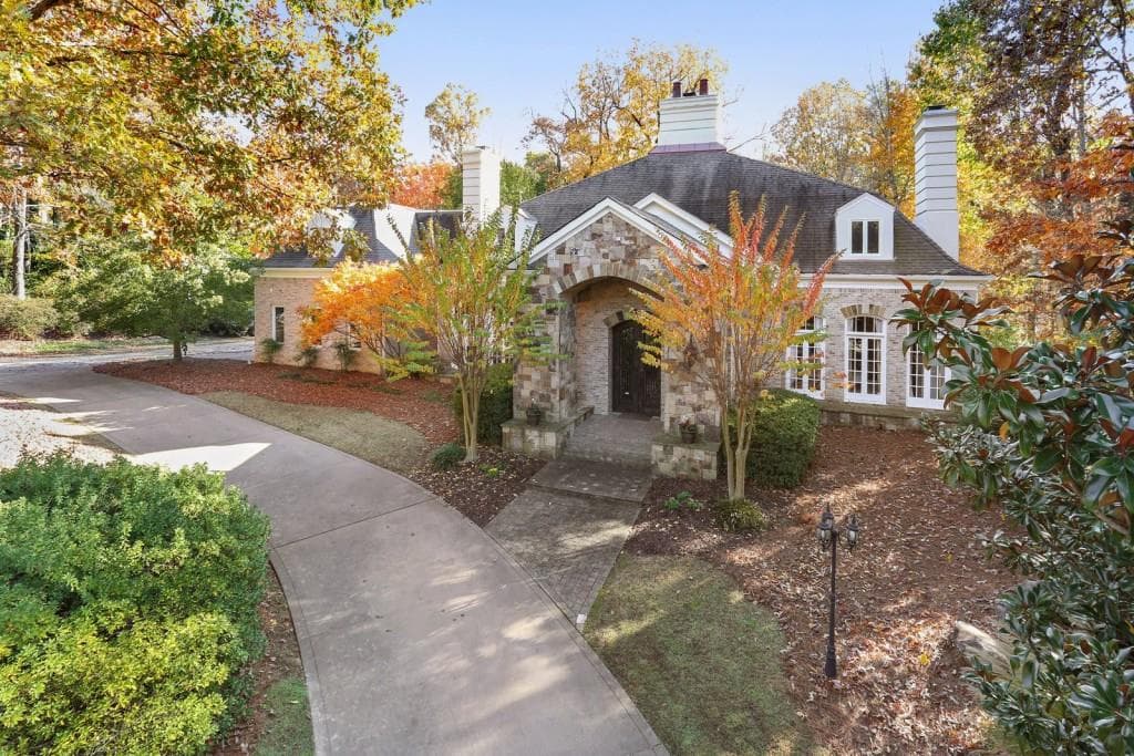 890 Marseilles Drive, Sandy Springs, GA 30327 — most recent listing photo