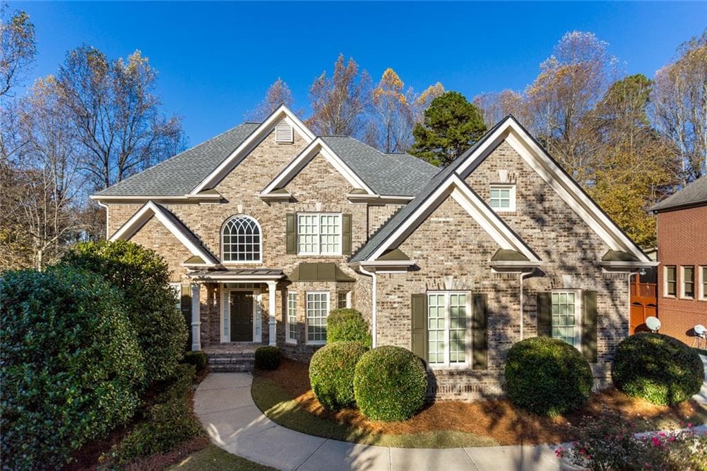5 bedroom, 3,980 sq ft single family residence sold at 2530 Trailing Ivy Way, Buford, GA 30519