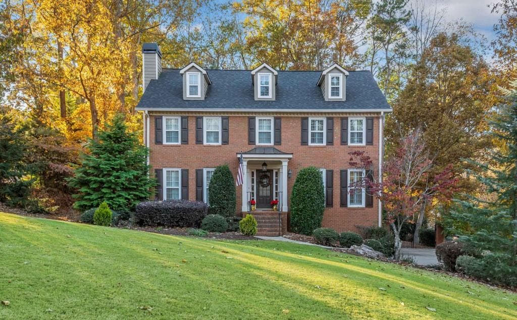 4 bedroom, 2,568 sq ft single family residence sold at 320 Derby Ridge Trace, Roswell, GA 30075