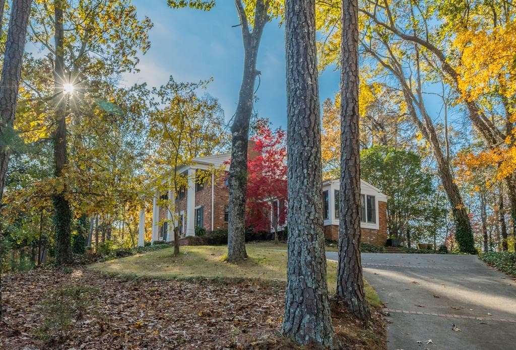1055 HEARDS FERRY Road, Sandy Springs, GA 30328 — most recent listing photo