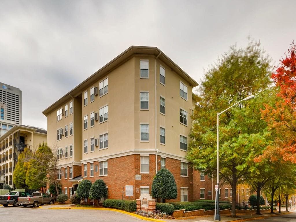 1 bedroom, 775 sq ft condominium sold at 800 Peachtree Street 1212, Atlanta, GA 30308