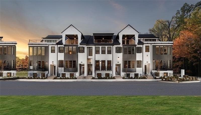 130 W Wieuca Road 6, Sandy Springs, GA 30342 — most recent listing photo
