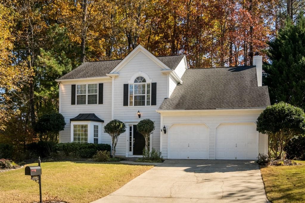 4 bedroom, 2,142 sq ft single family residence sold at 2408 Traywick Chase, Alpharetta, GA 30004