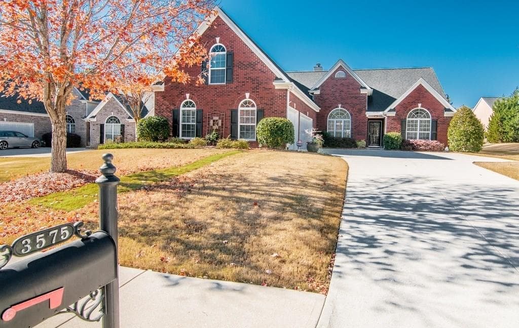 4 bedroom, 2,624 sq ft single family residence sold at 3575 STONELEIGH RUN Drive, Buford, GA 30519