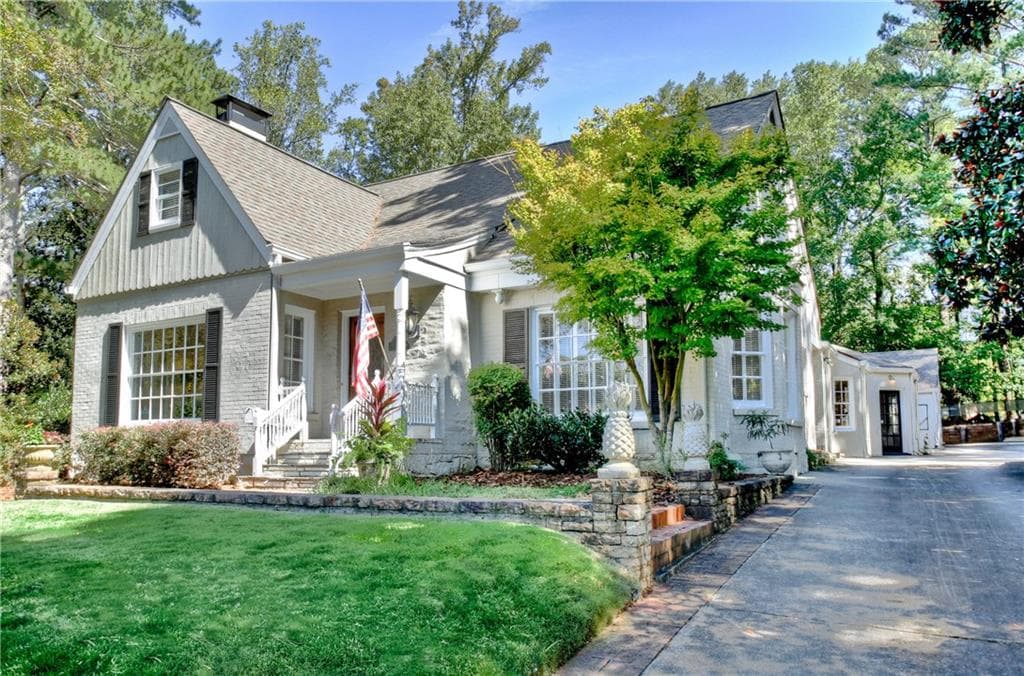 5 bedroom, 4,055 sq ft single family residence sold at 72 Dartmouth Avenue, Avondale Estates, GA 30002