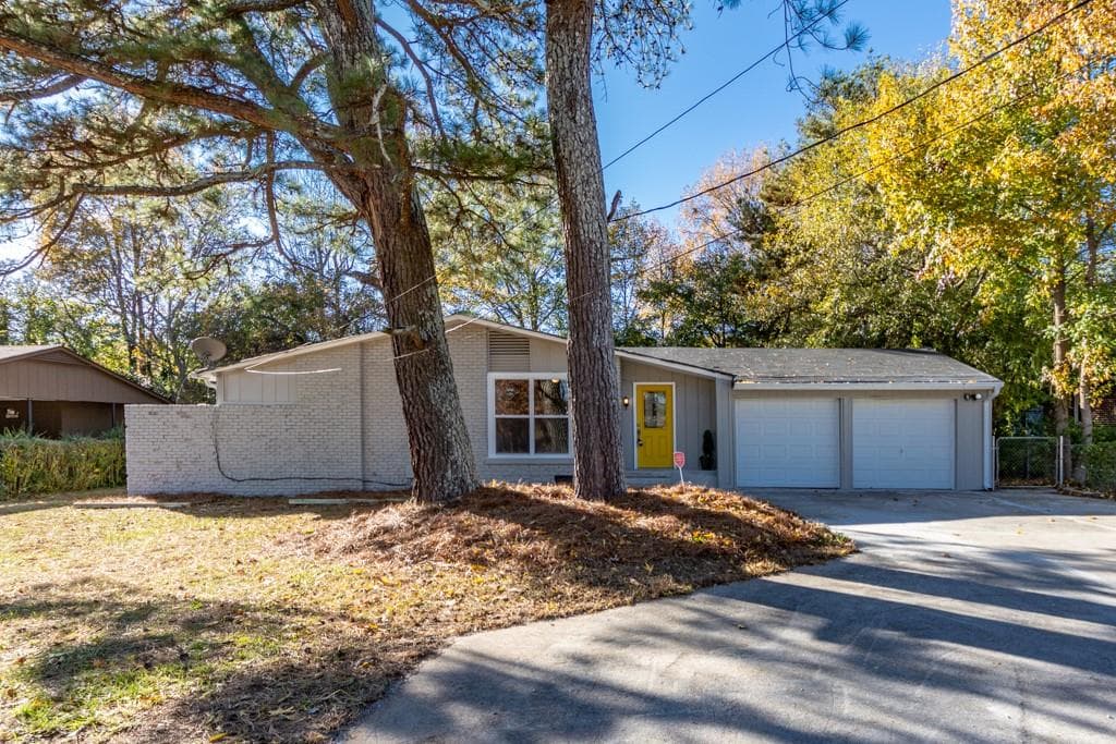 3848 BROOKCREST Circle, Decatur, GA 30032 — most recent listing photo