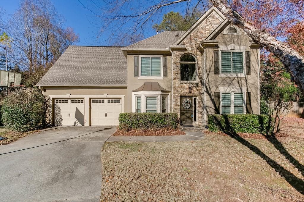 4 bedroom, 2,189 sq ft single family residence sold at 300 Morning Mist Walk, Suwanee, GA 30024