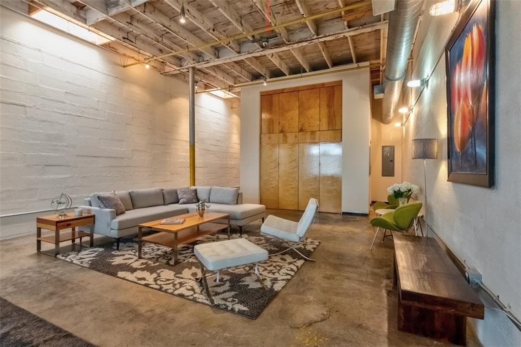 1 bedroom, 1,428 sq ft condominium sold at 1213 Allene Avenue 102, Atlanta, GA 30310