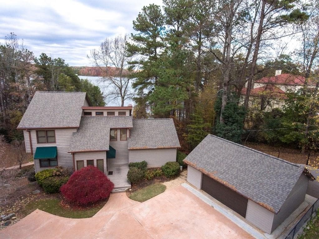 6405 Lakeview Drive, Buford, GA 30518 — most recent listing photo