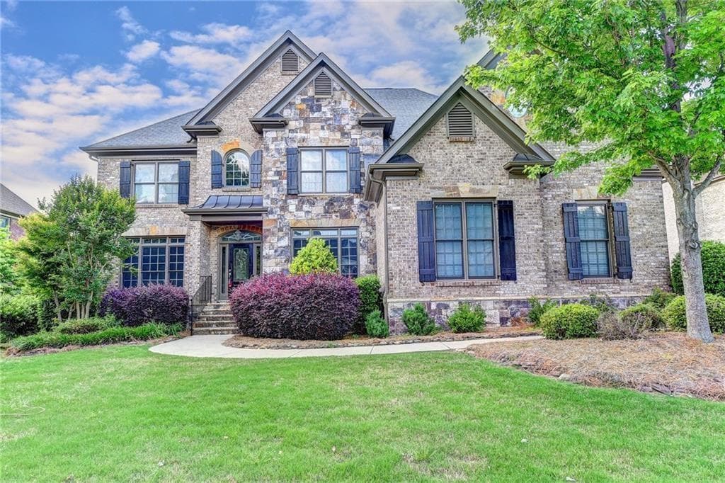 5 bedroom, 4,278 sq ft single family residence sold at 2678 Bridle Ridge Way, Buford, GA 30519