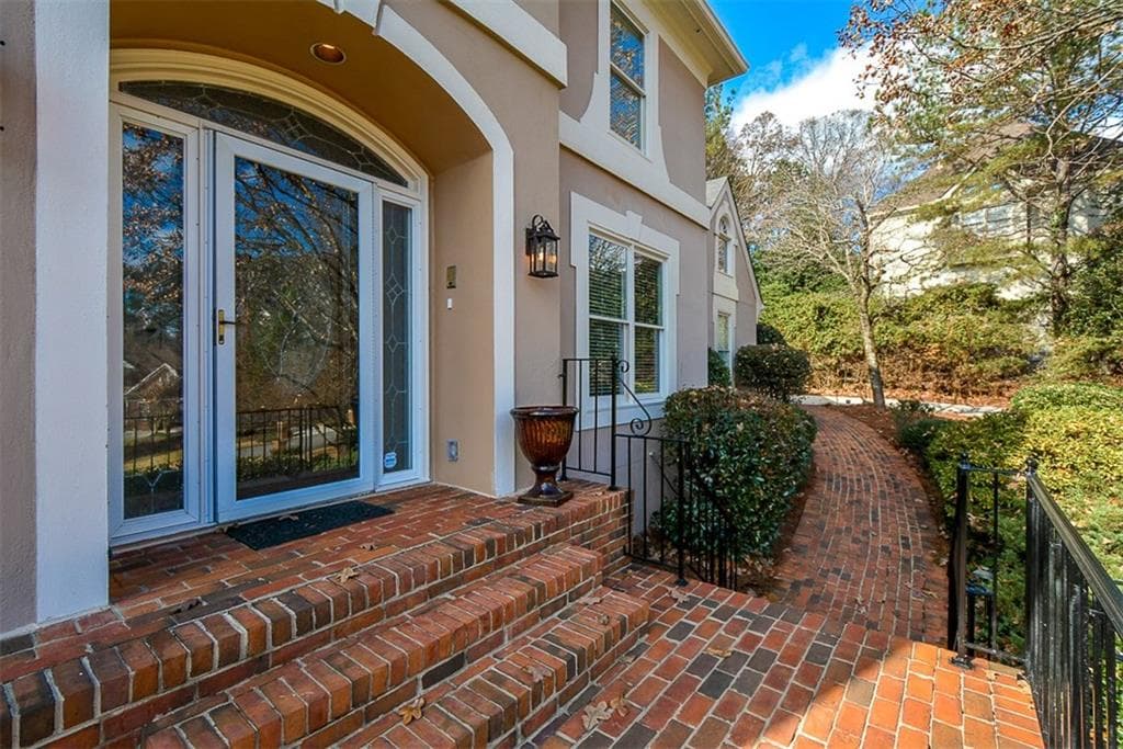 7670 Blandford Place, Sandy Springs, GA 30350 — most recent listing photo