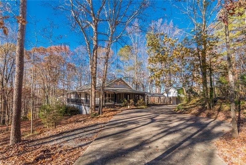 7060 Oakcreek Trace, Cumming, GA 30041 — most recent listing photo