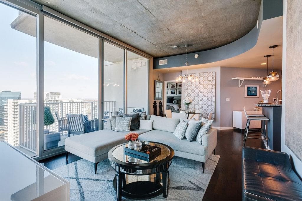 2 bedroom, 1,193 sq ft condominium sold at 860 Peachtree Street 1918, Atlanta, GA 30308