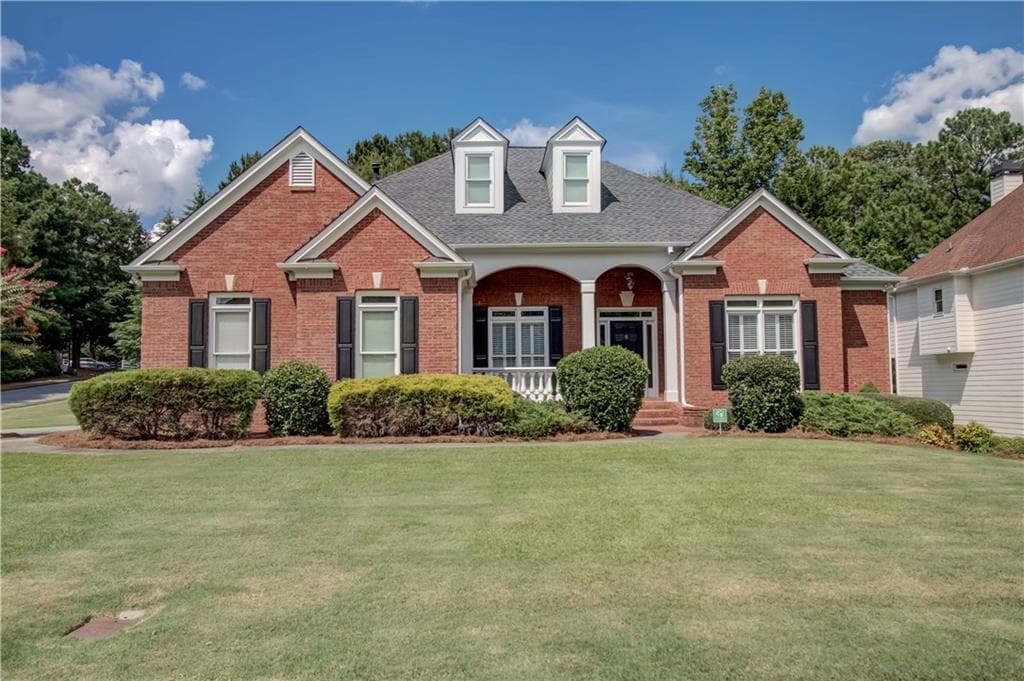 5 bedroom, 5,392 sq ft single family residence sold at 420 Highland Gate Circle, Suwanee, GA 30024