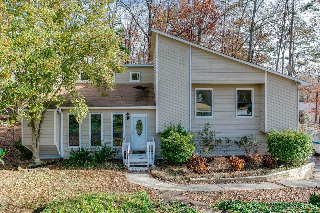 4 bedroom, 1,966 sq ft single family residence sold at 1095 Winslow Court, Buford, GA 30518