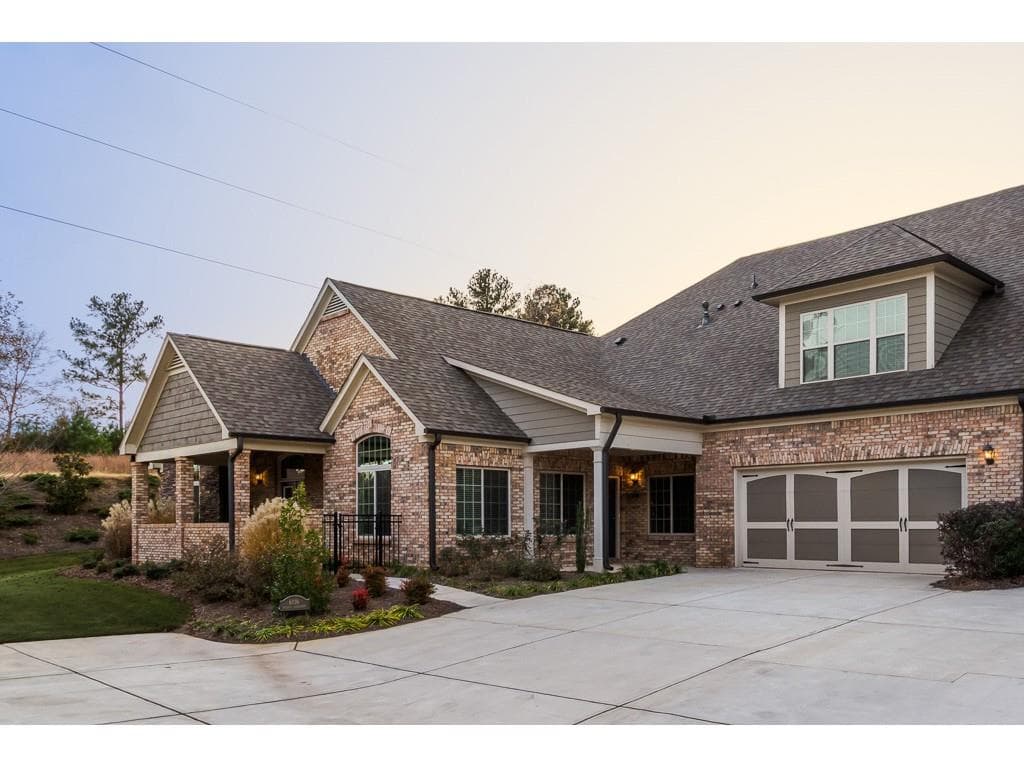 6116 Brookhaven Circle 2202, Johns Creek, GA 30097 — most recent listing photo
