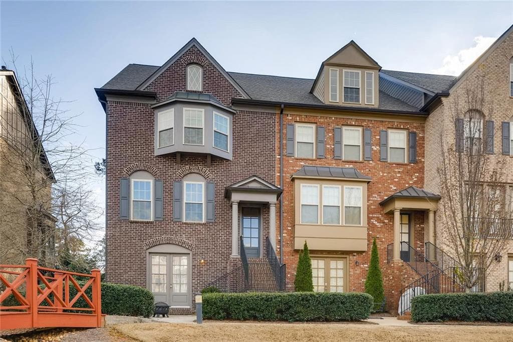 4 bedroom, 2,825 sq ft townhouse sold at 532 MICAYNE Circle, Smyrna, GA 30082