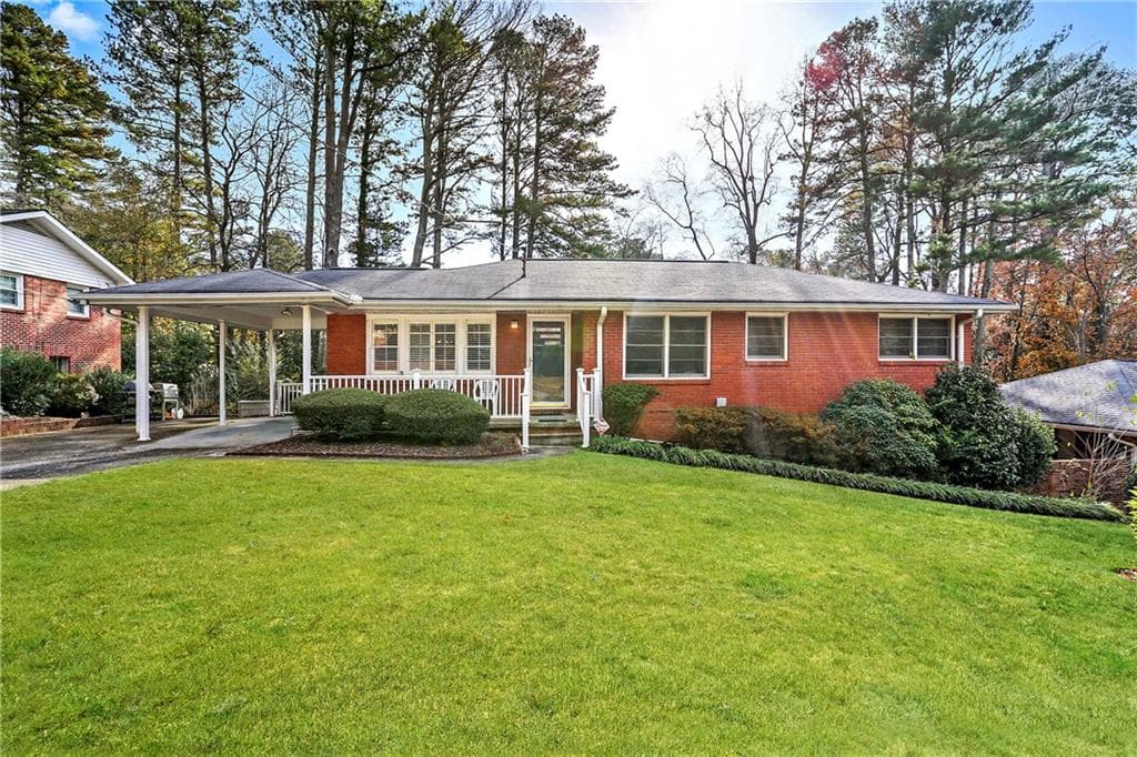 3 bedroom, 1,528 sq ft single family residence sold at 2005 Innwood Road, Atlanta, GA 30329