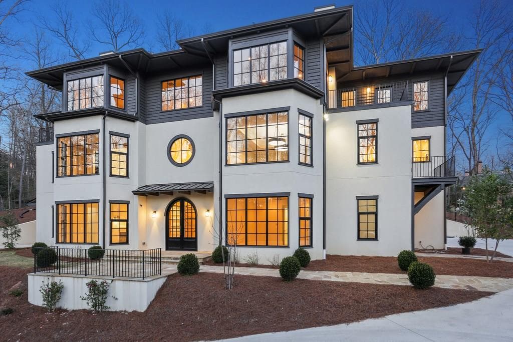 6 bedroom, 8,155 sq ft single family residence sold at 3829 Beechwood Drive, Atlanta, GA 30327