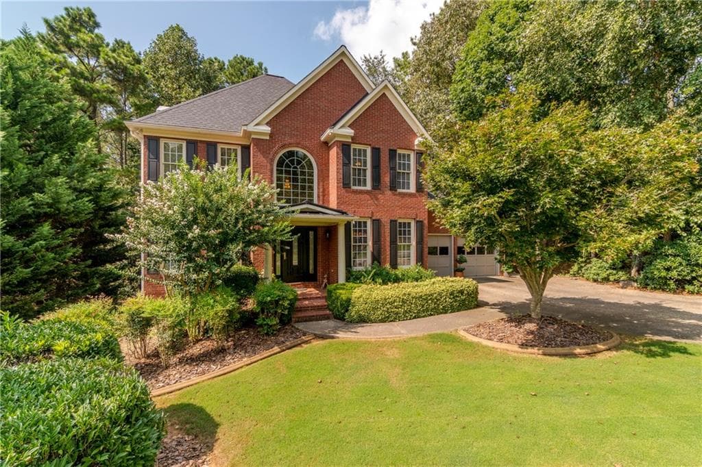 5 bedroom, 3,976 sq ft single family residence sold at 562 Chestnut Hill Court, Woodstock, GA 30189