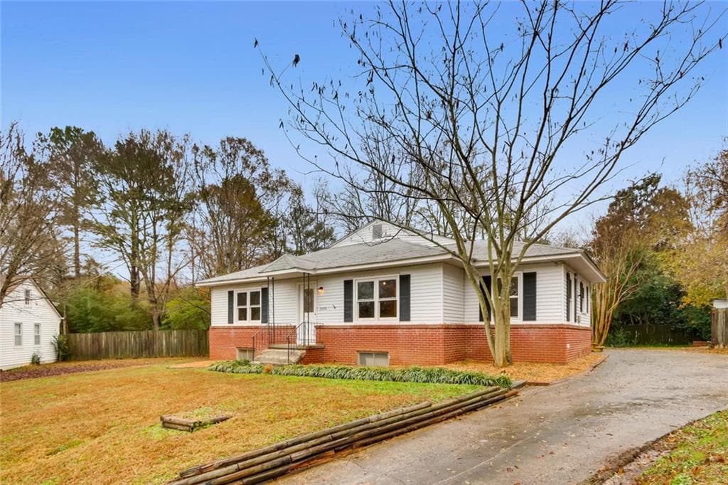 3 bedroom, 2,067 sq ft single family residence sold at 2490 Pasadena Place, Smyrna, GA 30080