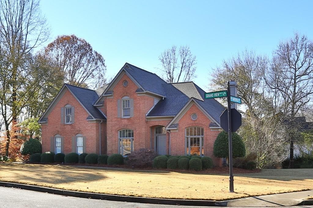 5 bedroom, 2,646 sq ft single family residence sold at 7110 Grand View Way, Suwanee, GA 30024