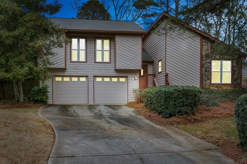 3 bedroom, 2,319 sq ft single family residence sold at 210 Softwood Circle, Roswell, GA 30076