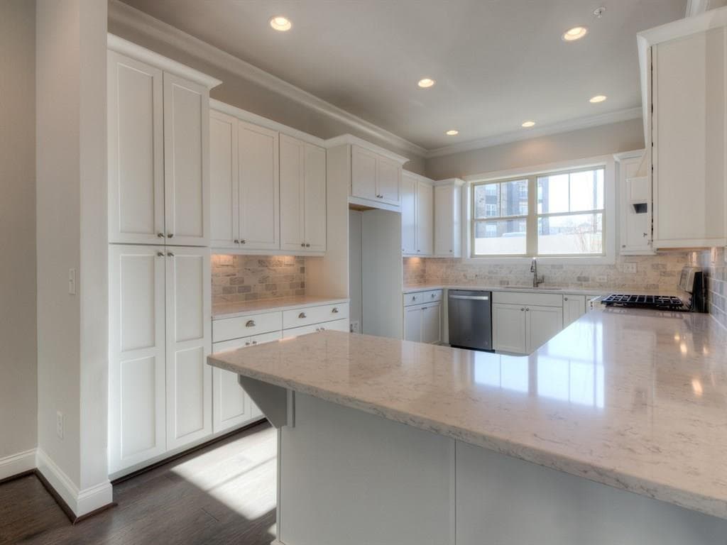3 bedroom, 2,091 sq ft townhouse sold at 312 Lantana Lane, Woodstock, GA 30188