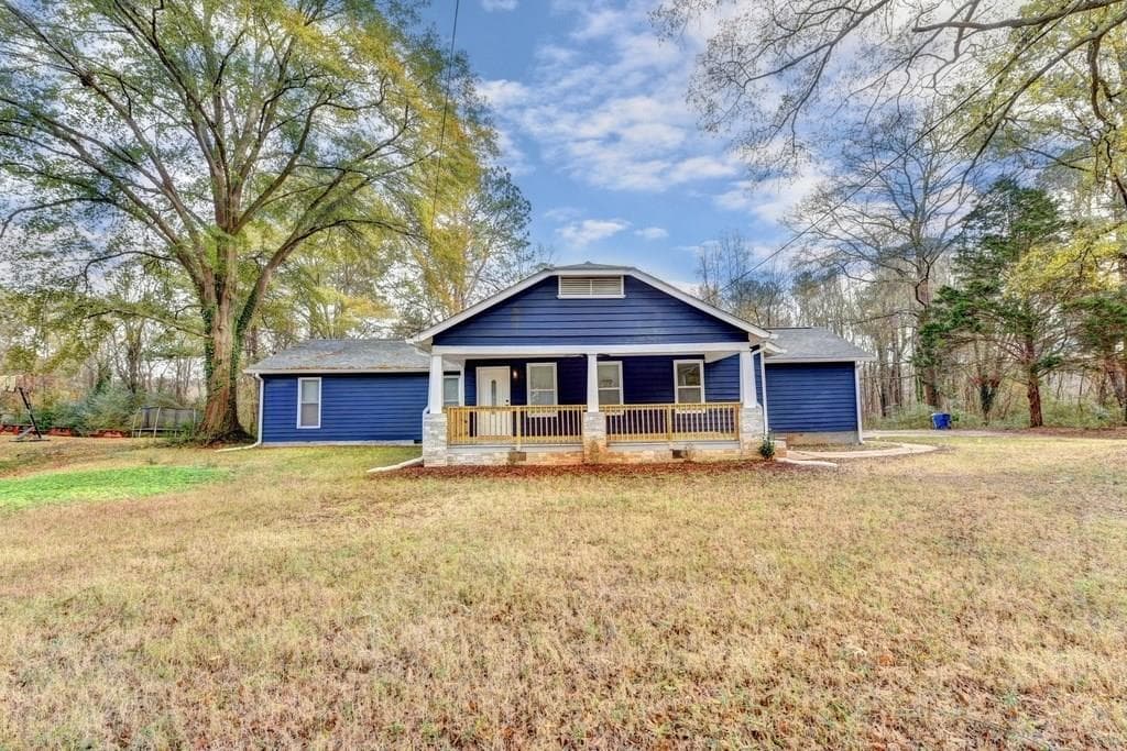 3 bedroom, 2,500 sq ft single family residence sold at 670 SE Hutchens Road, Atlanta, GA 30354