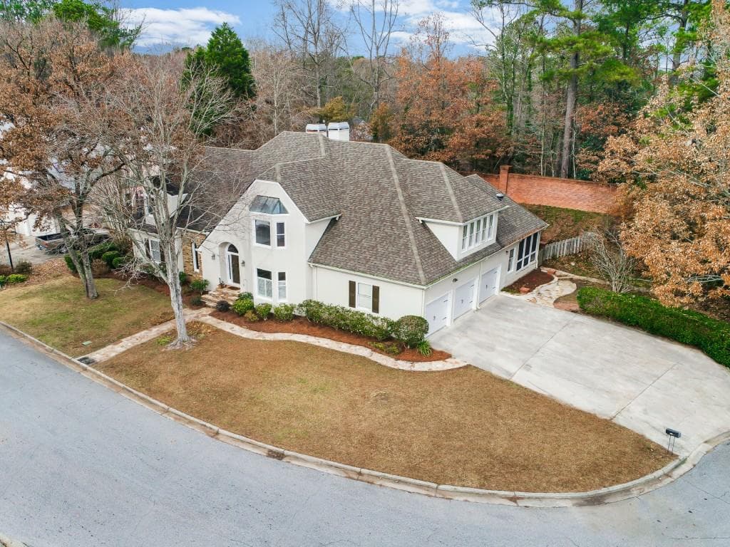 130 Barnard Place, Sandy Springs, GA 30328 — most recent listing photo