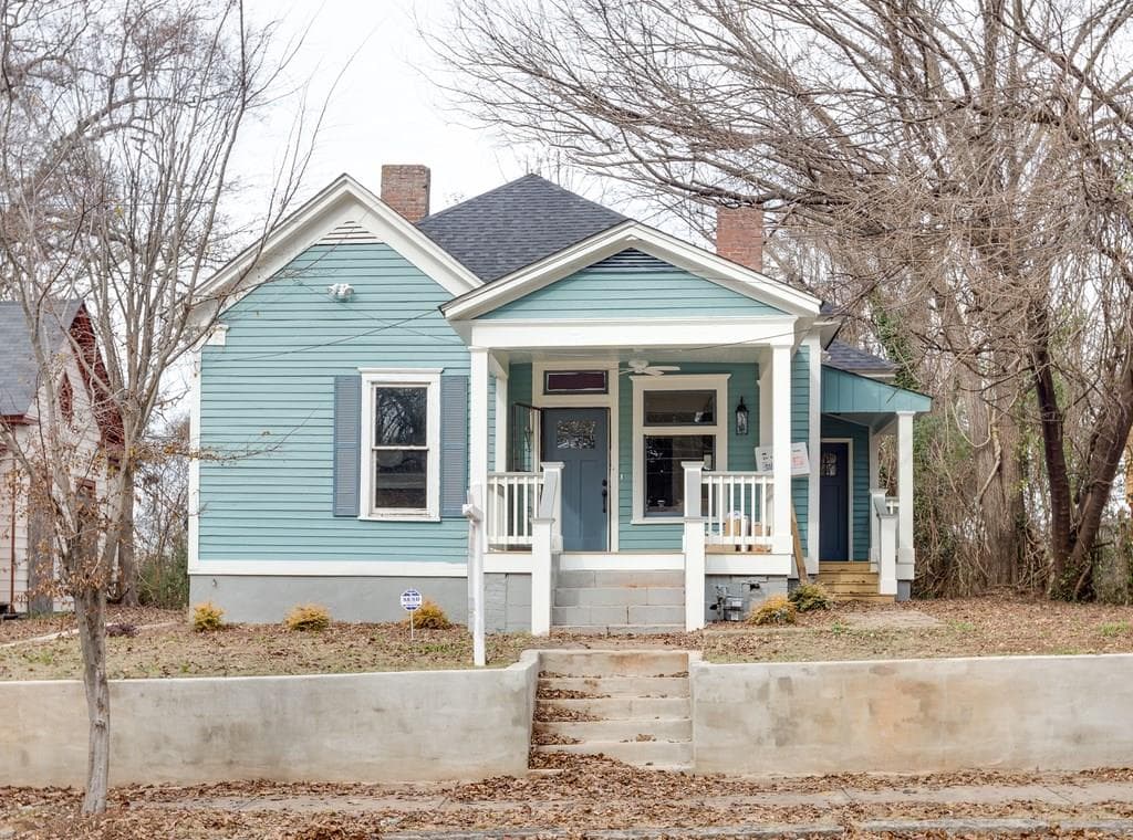4 bedroom, 2,372 sq ft single family residence sold at 861 BEECHER Street, Atlanta, GA 30310