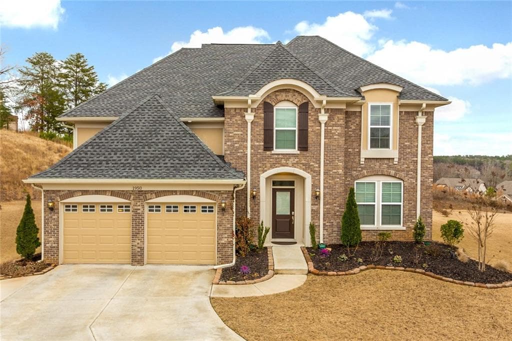 4 bedroom, 3,104 sq ft single family residence sold at 1950 Bromwick Court, Cumming, GA 30040