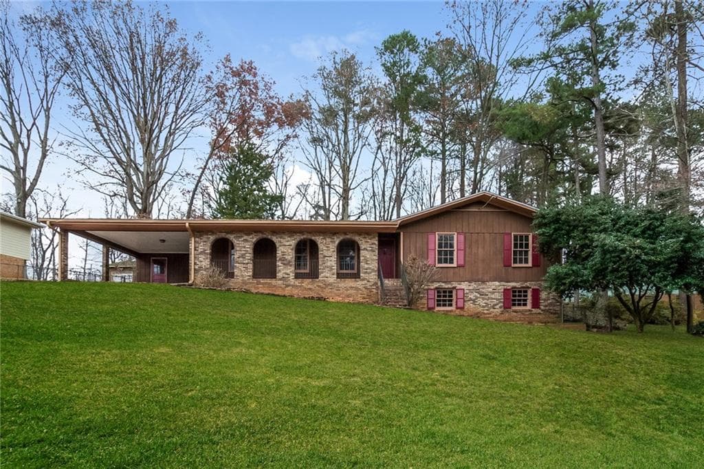 3 bedroom, 2,636 sq ft single family residence sold at 4094 Weeks Drive, Kennesaw, GA 30144