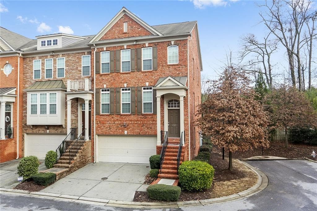 4 bedroom, 2,352 sq ft townhouse sold at 4989 Colchester Court, Atlanta, GA 30339