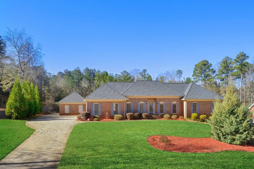 4 bedroom single family residence sold at 165 Lang Drive, Fayetteville, GA 30214