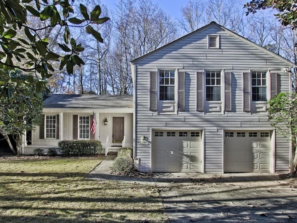 3 bedroom, 2,025 sq ft single family residence sold at 230 Barrington Drive, Roswell, GA 30076